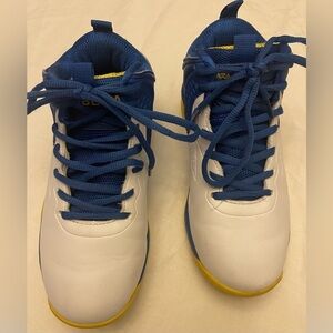 Beita Basketball Shoes size 5.5